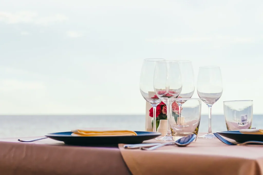 Dining Experiences on the Marina